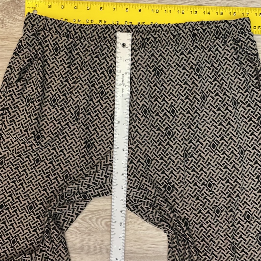 Metaphor Gray with Black Print Soft Elastic Waist Pull on Cropped Pants Size XL - Picture 9 of 11